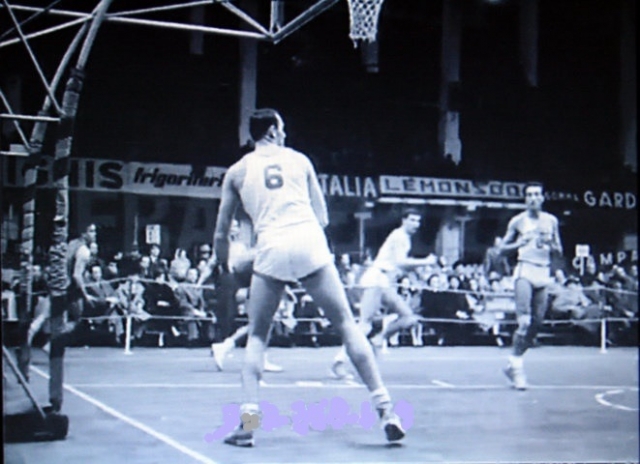 Tillotson al palazzo della Fiera in Piazza 6 febbraio con Sardagna e Gamba